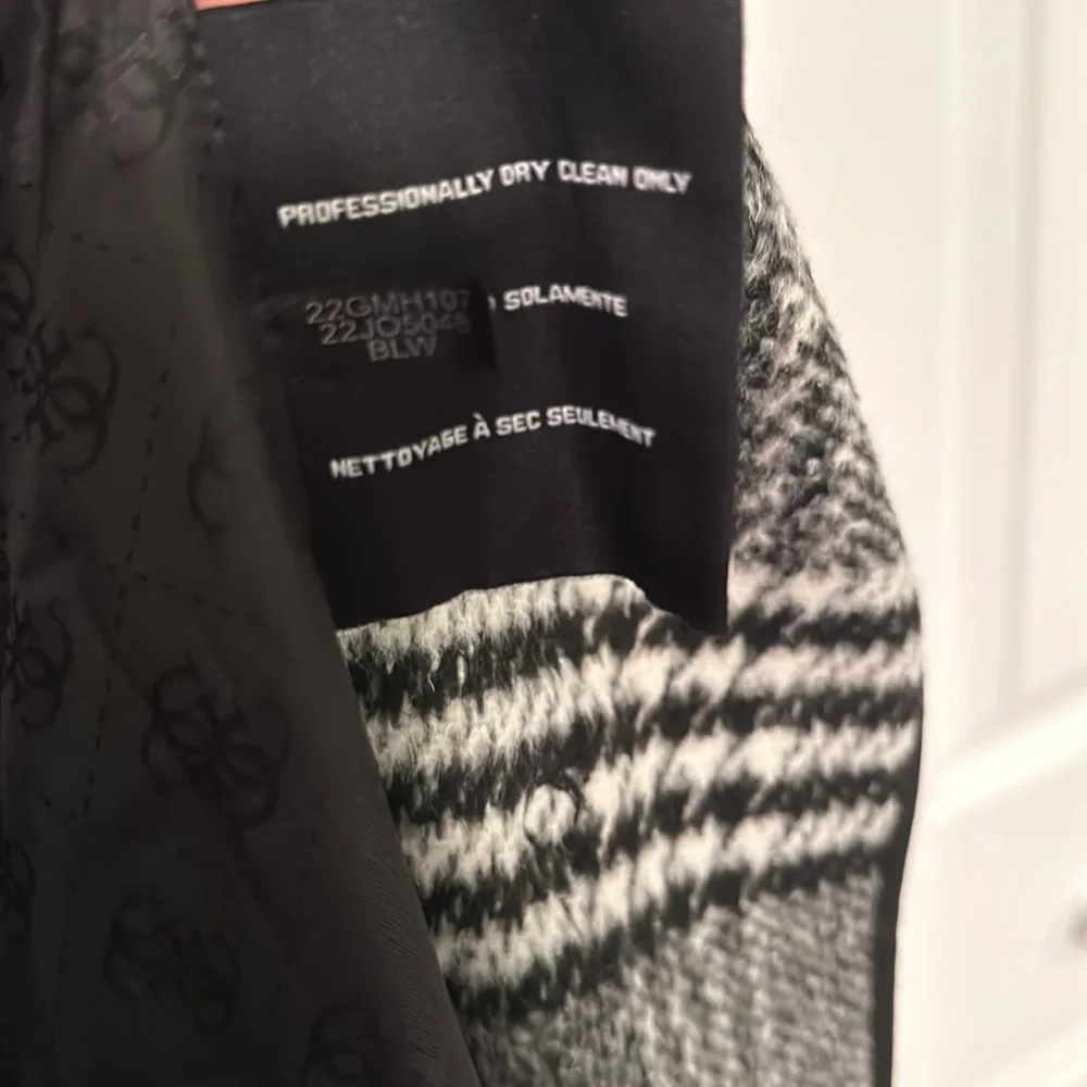 GUESS Houndstooth Coat ❗️Final Price❗️❗️❗️❗️ - Picture 4 of 11